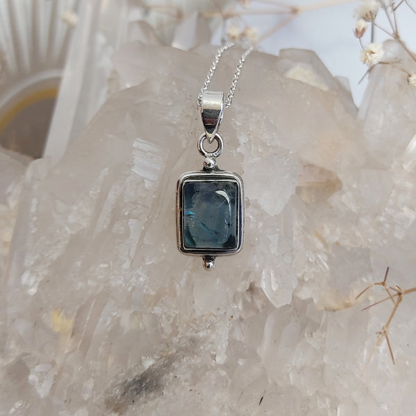 Rectangle with dots Apatite Sterling Silver pendant