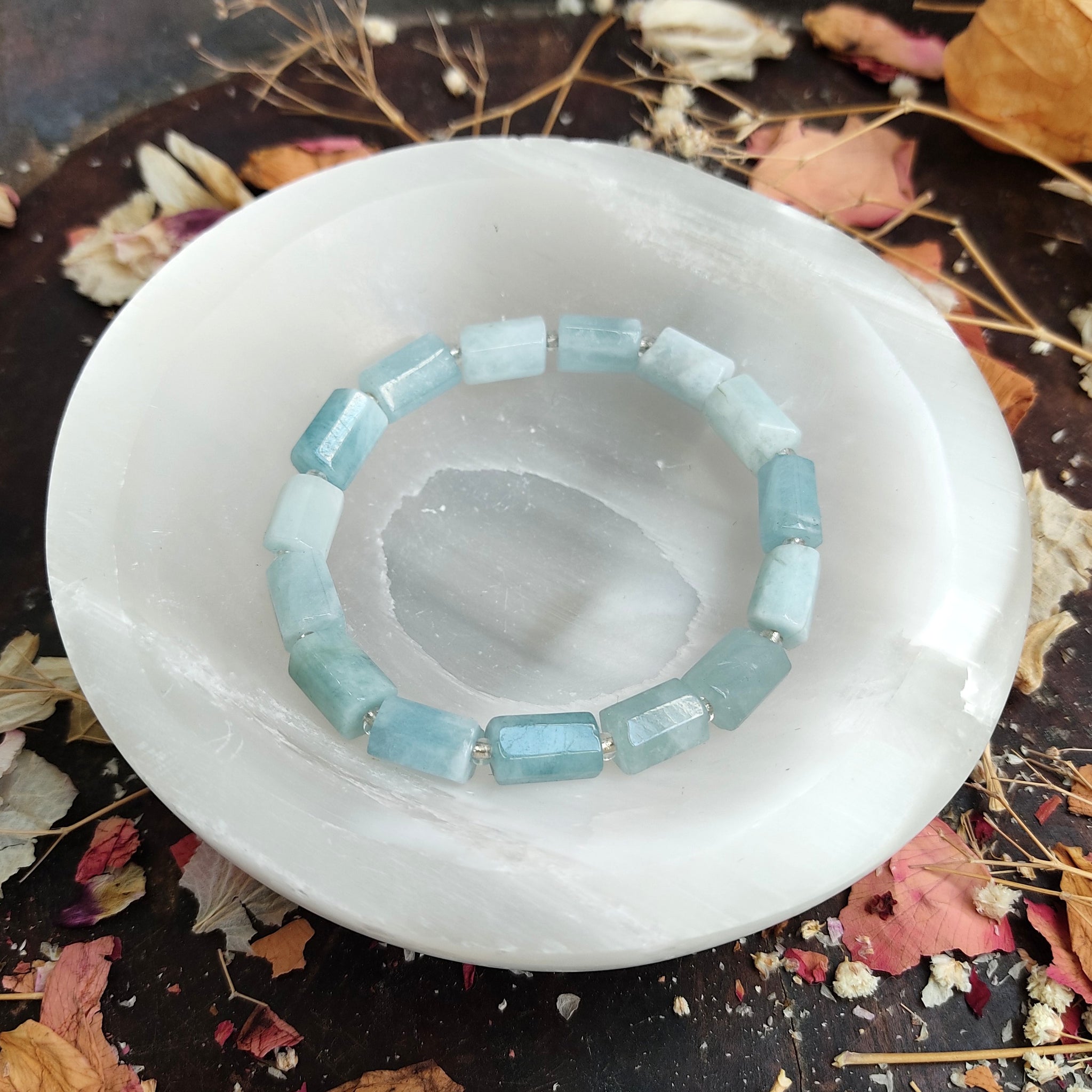Aquamarine faceted tube beads bracelet