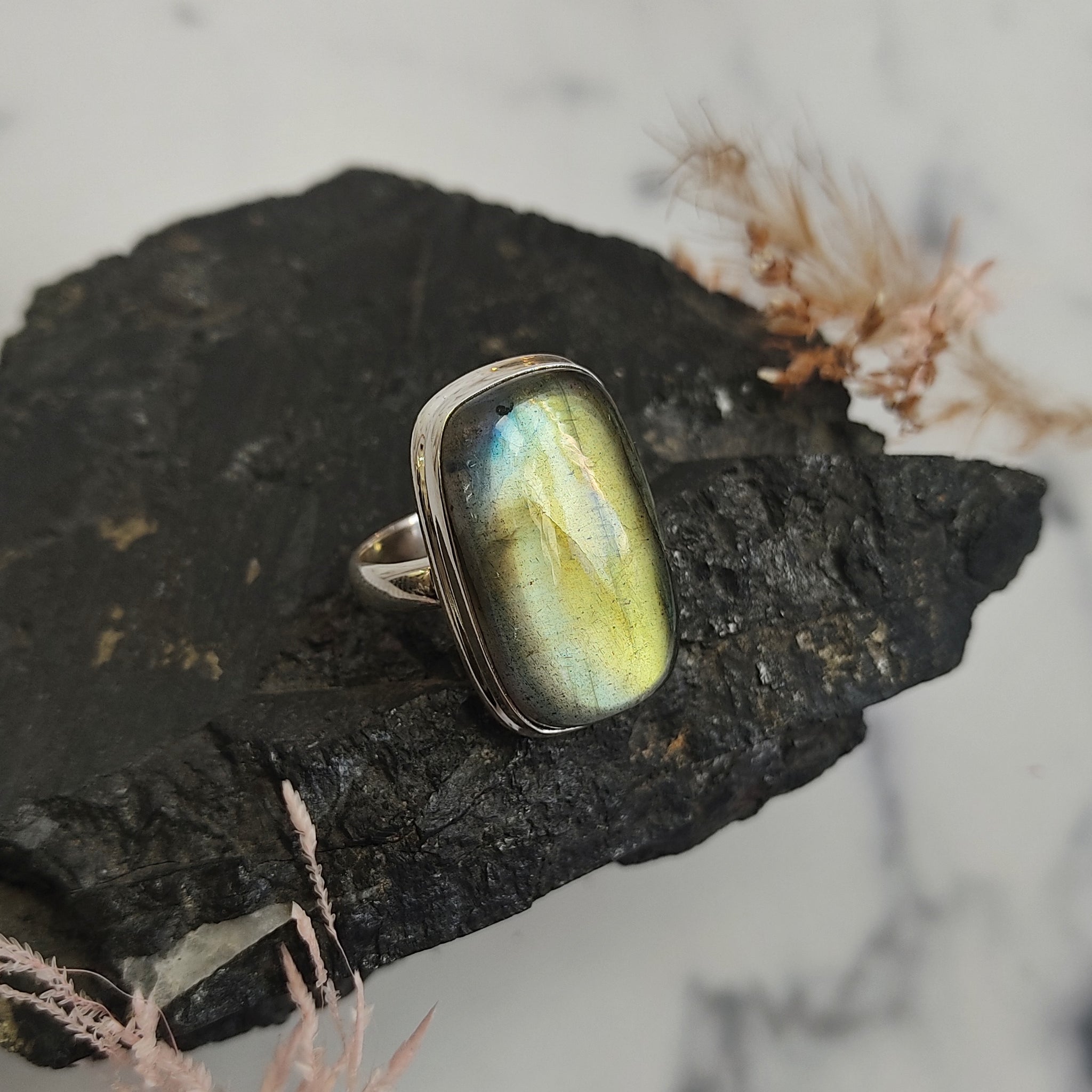 Green Labradorite Sterling Silver Rounded Rectangle ring size 6.5