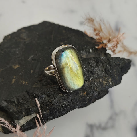 Green Labradorite Sterling Silver Rounded Rectangle ring size 6.5