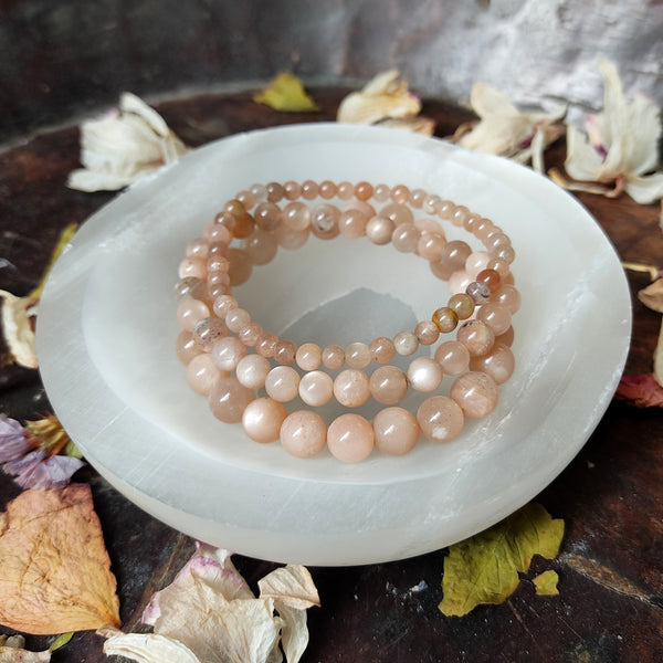 Peach Moonstone and Sunstone beads bracelet